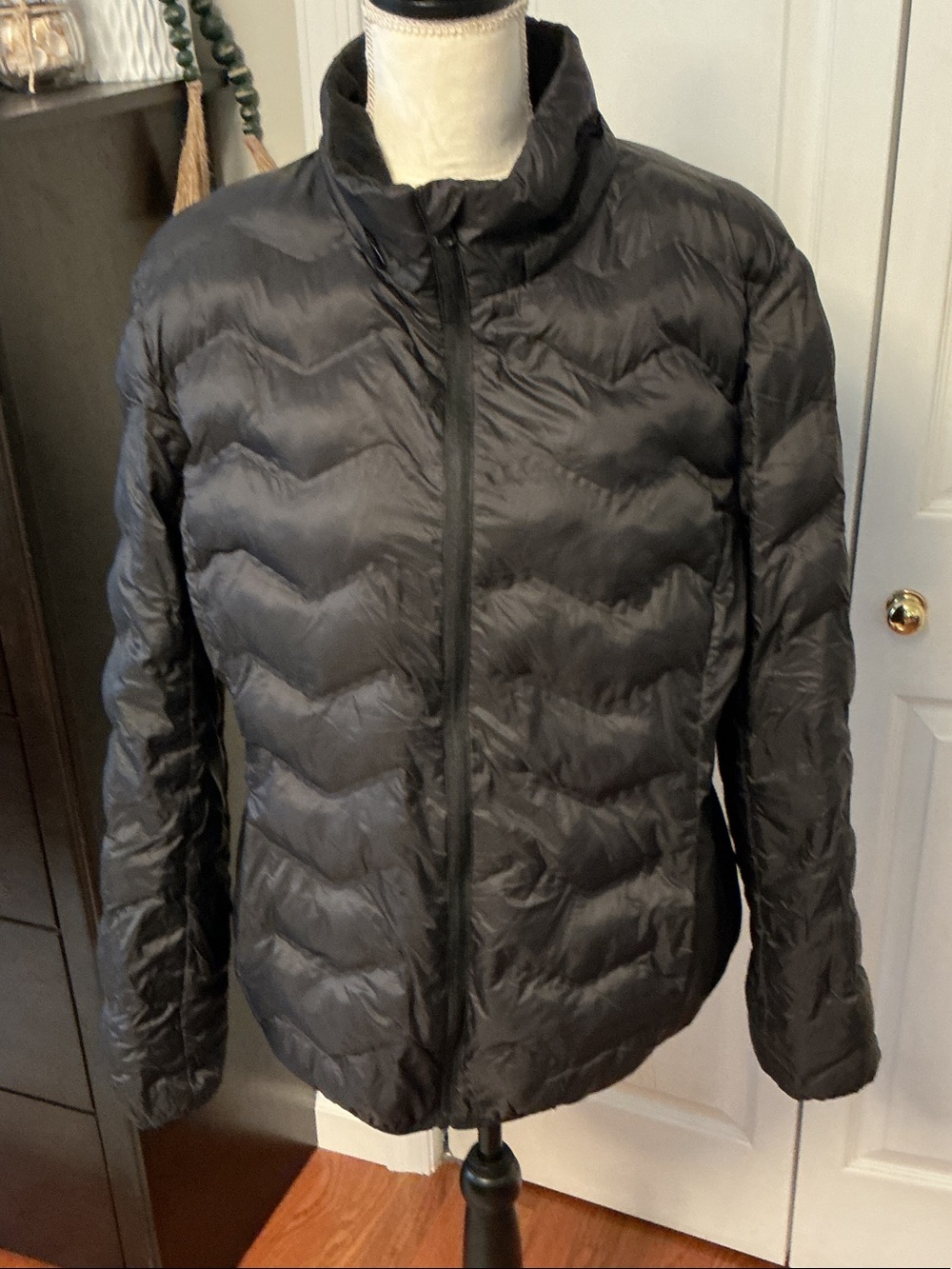 Time and Tru Black Women's Quilted Packable Puffer Jacket